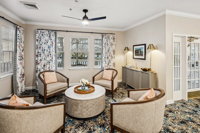 5 LOBBY SEATING