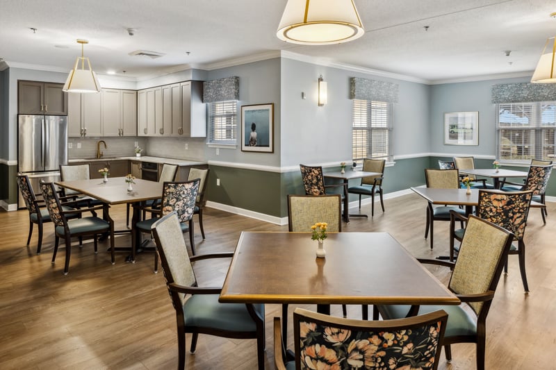 9 MC DINING
